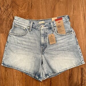 NWT Levi’s Cinch Mid-Thigh Shorts